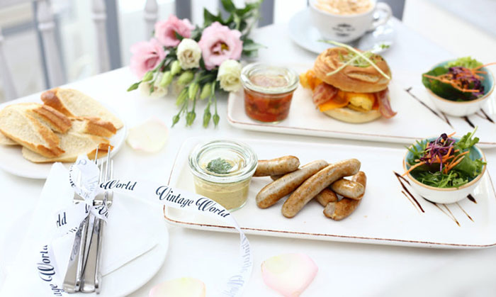 reggeli debrecen, étterem, debrecen, brunch, kávézó, magyaros, francia, kolbász, virág, vintage world, virágbolt,