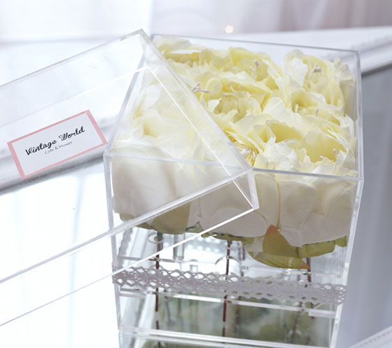 Rózsadoboz dobozos rózsa virágdoboz akril rózsadoboz virágküldés