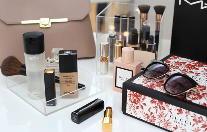 sminktartó, smink, makeup, chanel, gucci, rúzs, lipstick, virágtrendek