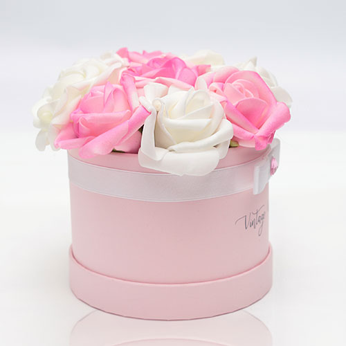 zagreb_9_b_viragdoboz virágküldés habrózsa zagreb rózsadoboz