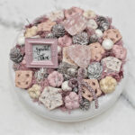 Szeretet - rózsakvarccal díszített asztaldísz