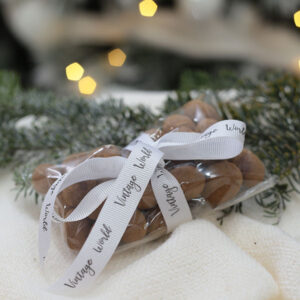 Cinnamon love - with elegant ribbon