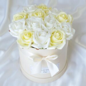 Garden of Eden - Handmade 18 pieces rose box