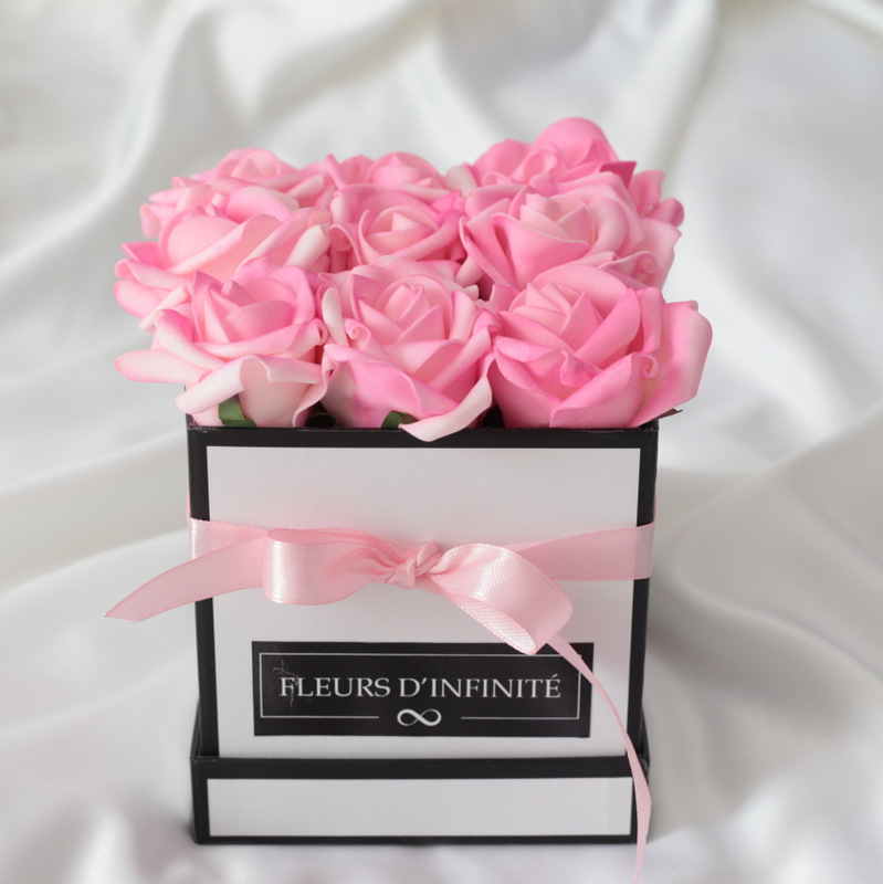 Fontos Vagy Rózsaszín mini rózsadoboz Fontos Vagy Rózsaszín mini rózsadoboz