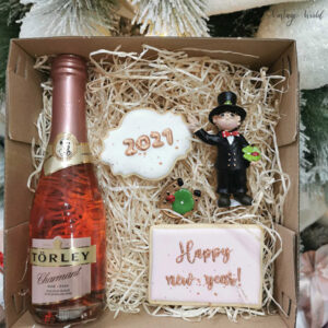 Happy New Year - gift box (with lucky little man)