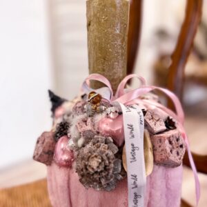 pasztell adventi asztaldísz gyertyával