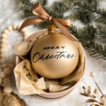 Díszdoboz üveggömbhöz bézs színben