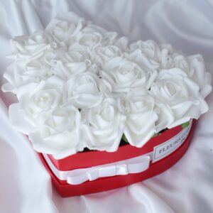 Mindennél Jobban Szív alakú vörös rózsadoboz