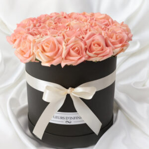 Pure Heart - Handmade 23 pieces rose box