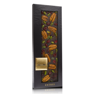 chocoMe étcsokoládé fahéjjal, vörösáfonyával, pisztáciával és pekándióval